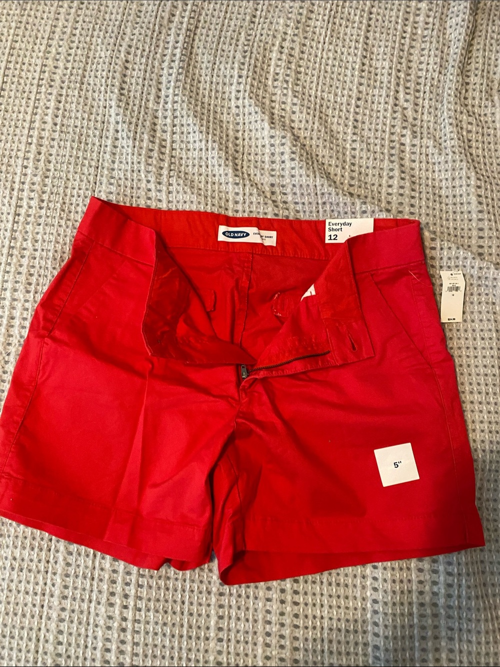 Old Navy Red Women's Everyday Shorts